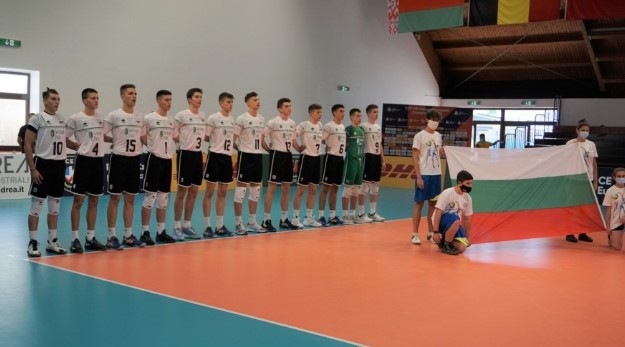 Националният волейболен отбор на България U18 тръгна с лесна победа над Белгия на Европейското bet365